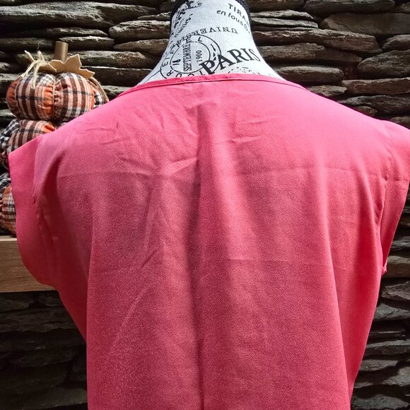 Size Small - The Limited Petite Cap Sleeve Tank Top - Picture 6 of 7